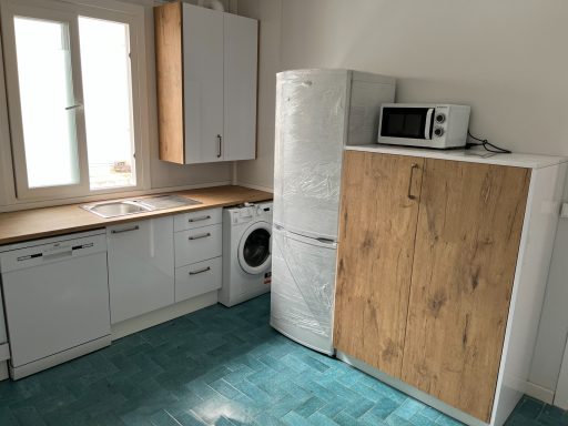 COCINA CON ENCIMERA DE FORMICA