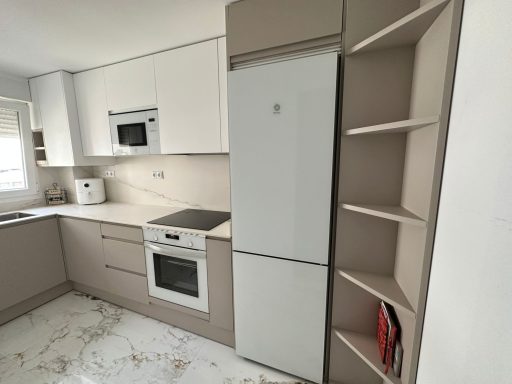 COCINA PUERTAS UÑERO