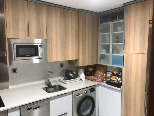 COCINA MADERA Y GRIS