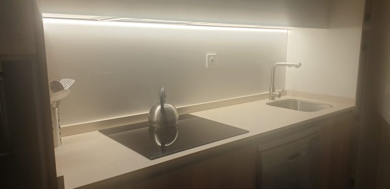COCINA CON LED